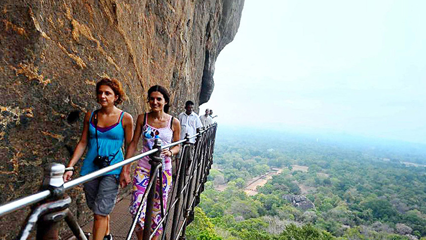 Sri Lanka: A fragile beauty that crosses old frontlines